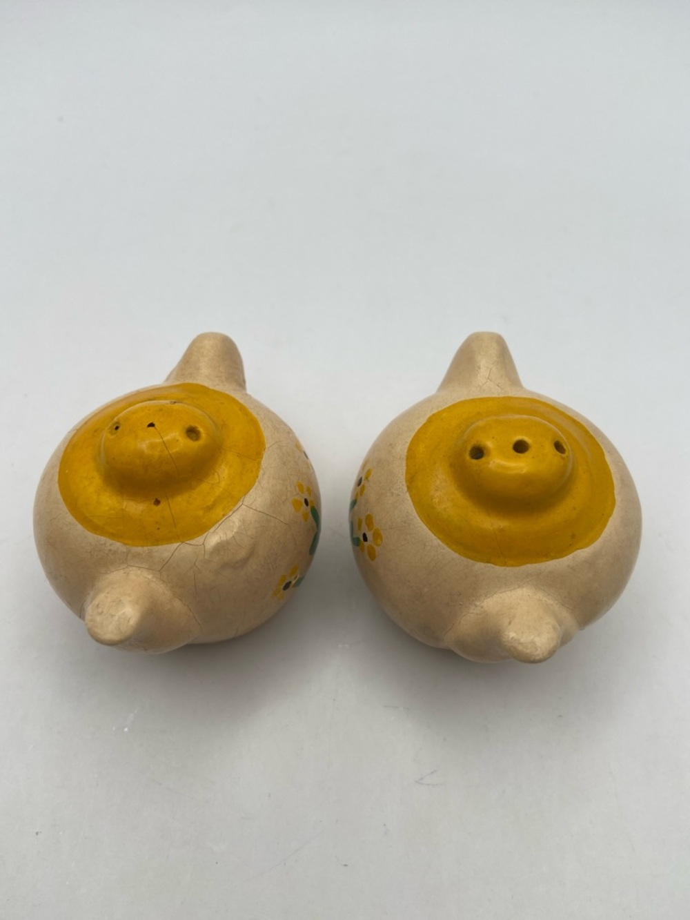 Vintage Handmade Hand Painted Yellow Green Teapot Salt & Pepper Shakers - Picture 5 of 9